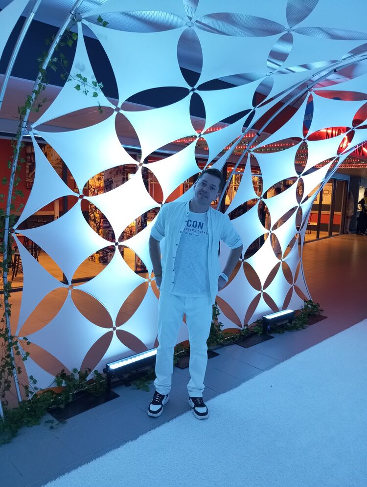  -,   , 33 ,  