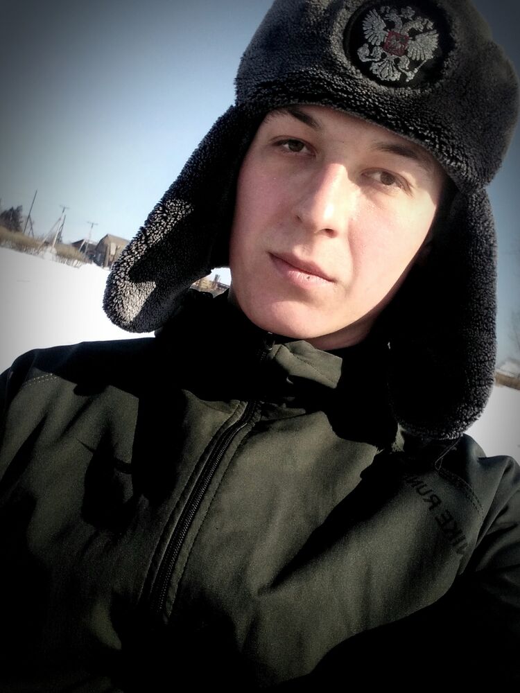  25973114  Yury, 24 ,    