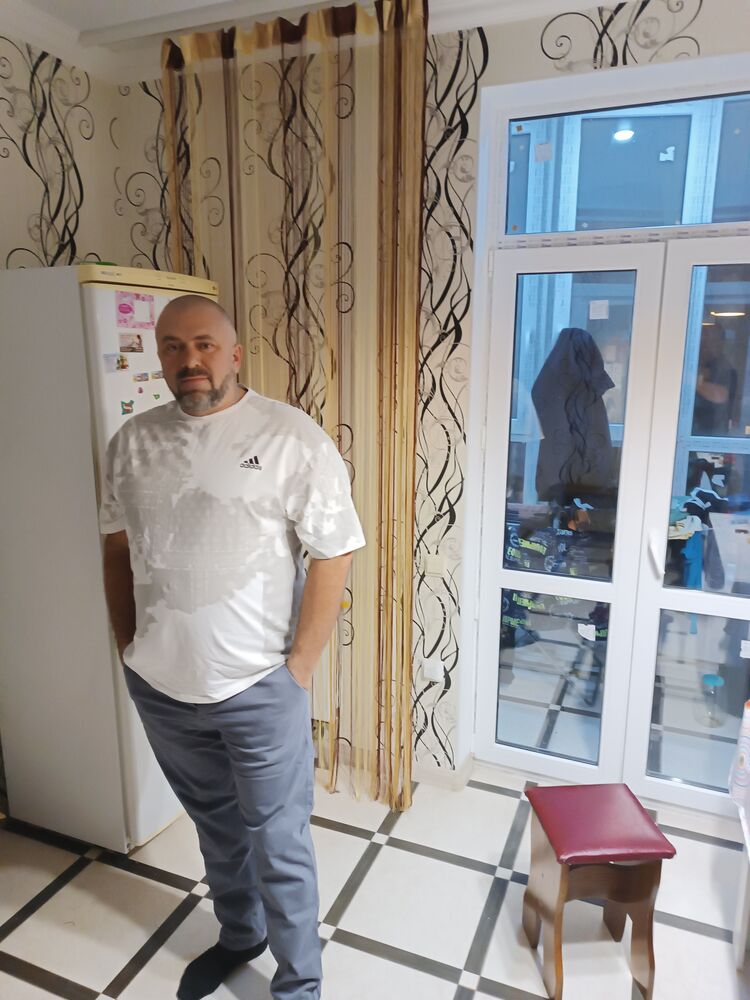  41276644  Vladimir, 42 ,    