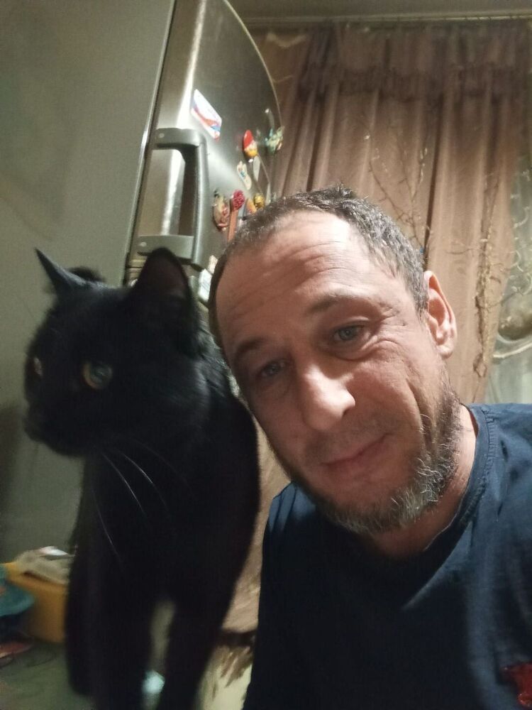  54728064  Vitaly, 44 ,    