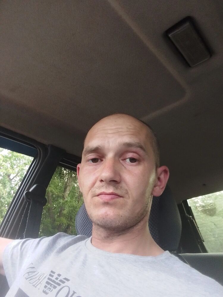  52602984  Mixa, 38 ,    