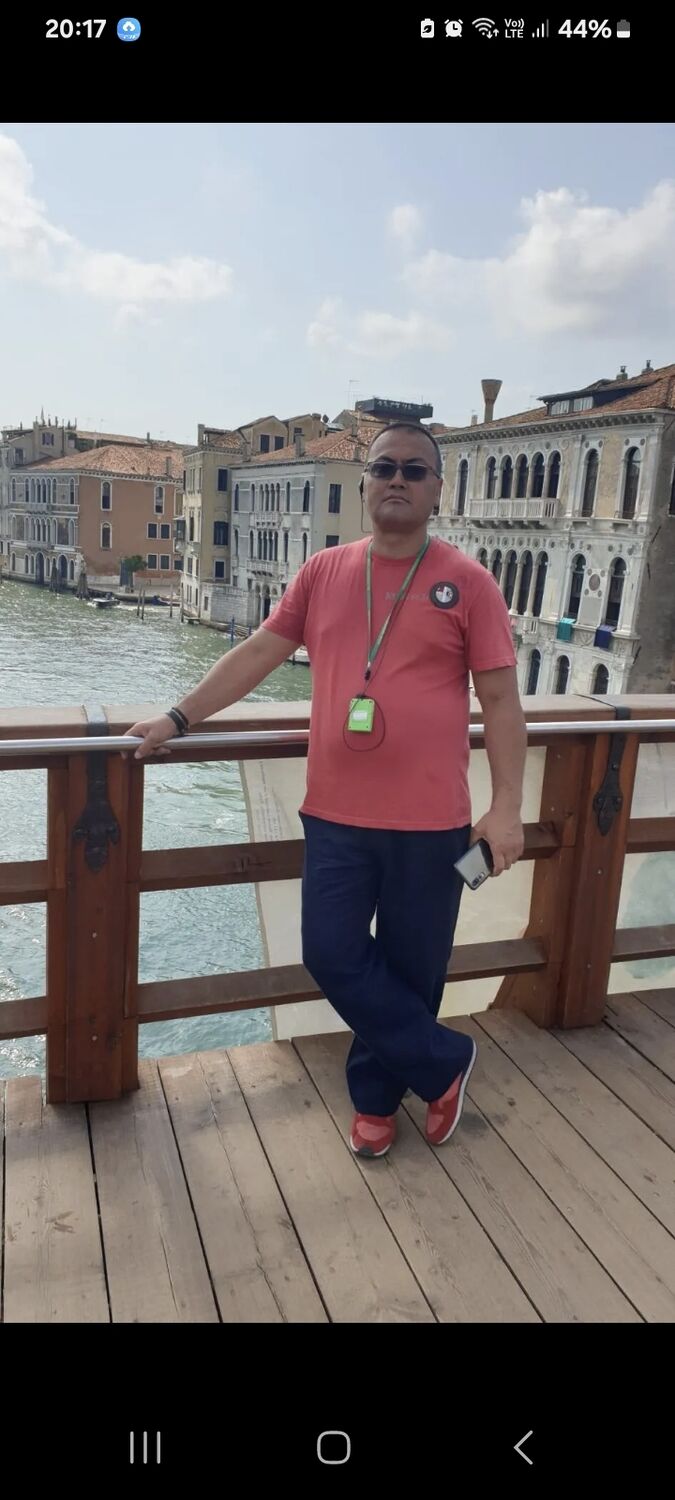  41867224  Kamil, 49 ,    