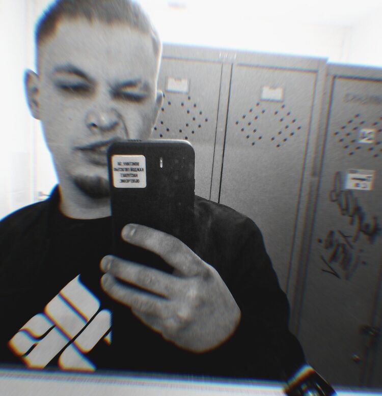  44606324  , 25 ,    