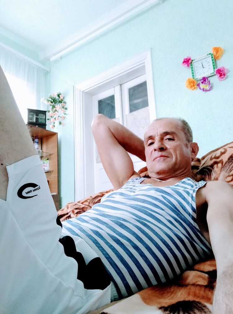  18294864  Vovca, 49 ,    