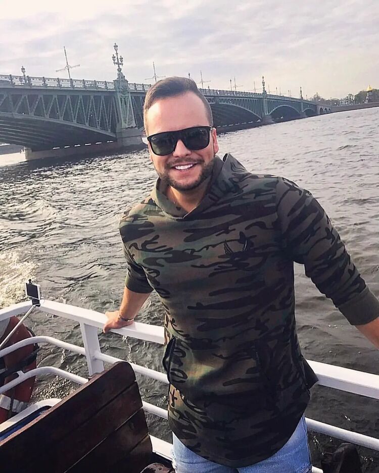  47372514  Aleksandr, 32 ,    