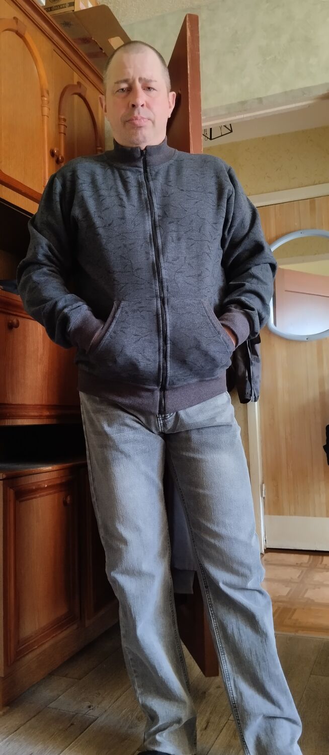  42877584  , 44 ,    
