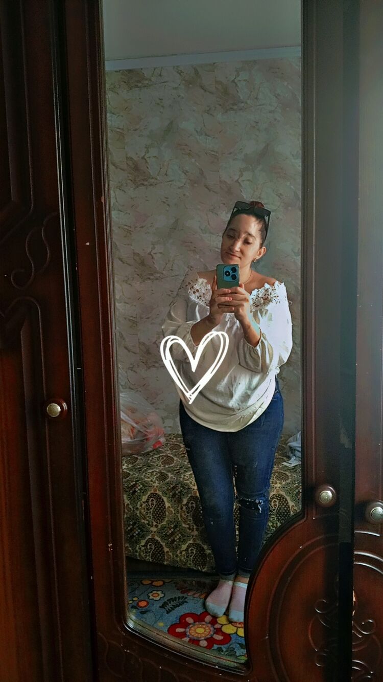  51968724  Evangelina, 27 ,    