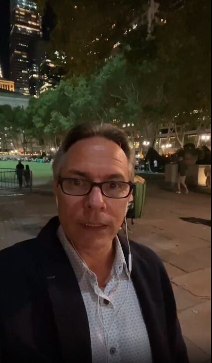  43589704  Stephen, 57 ,    -