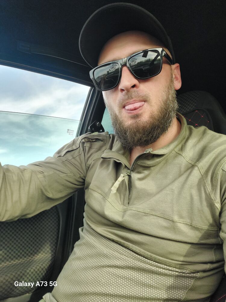  ,   Artur, 35 ,   ,   , 