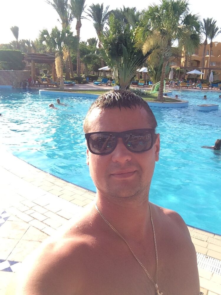  ,   Mark, 39 ,   