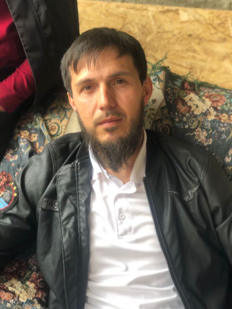  ,   Amir, 35 ,   ,   
