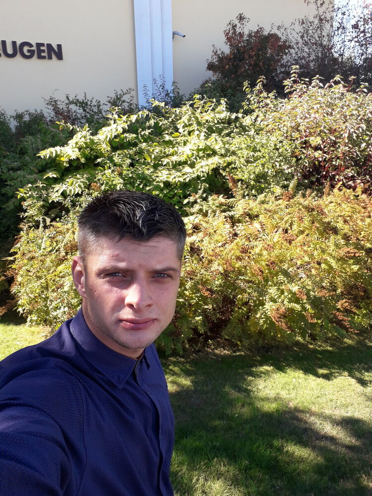  21348684  Vitalii, 32 ,    -