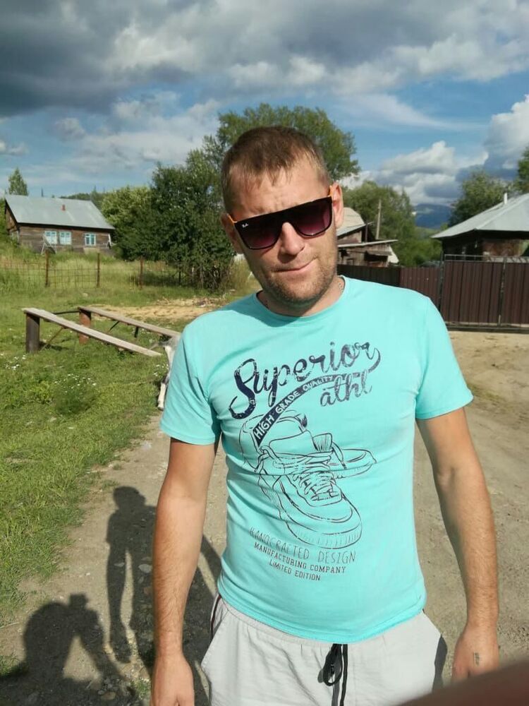  53450734  Konstantin, 41 ,    