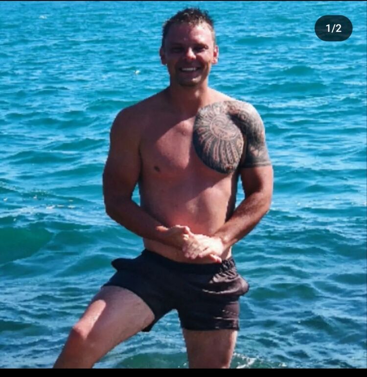  Tessin,   , 32 ,   ,   