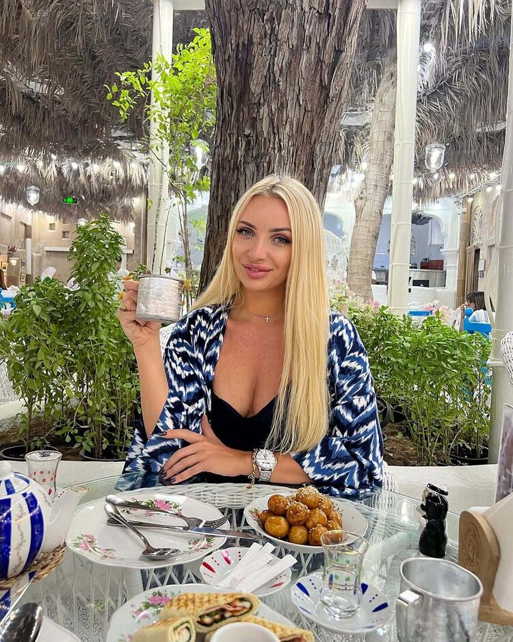  54617934  Kriss, 31 ,    As