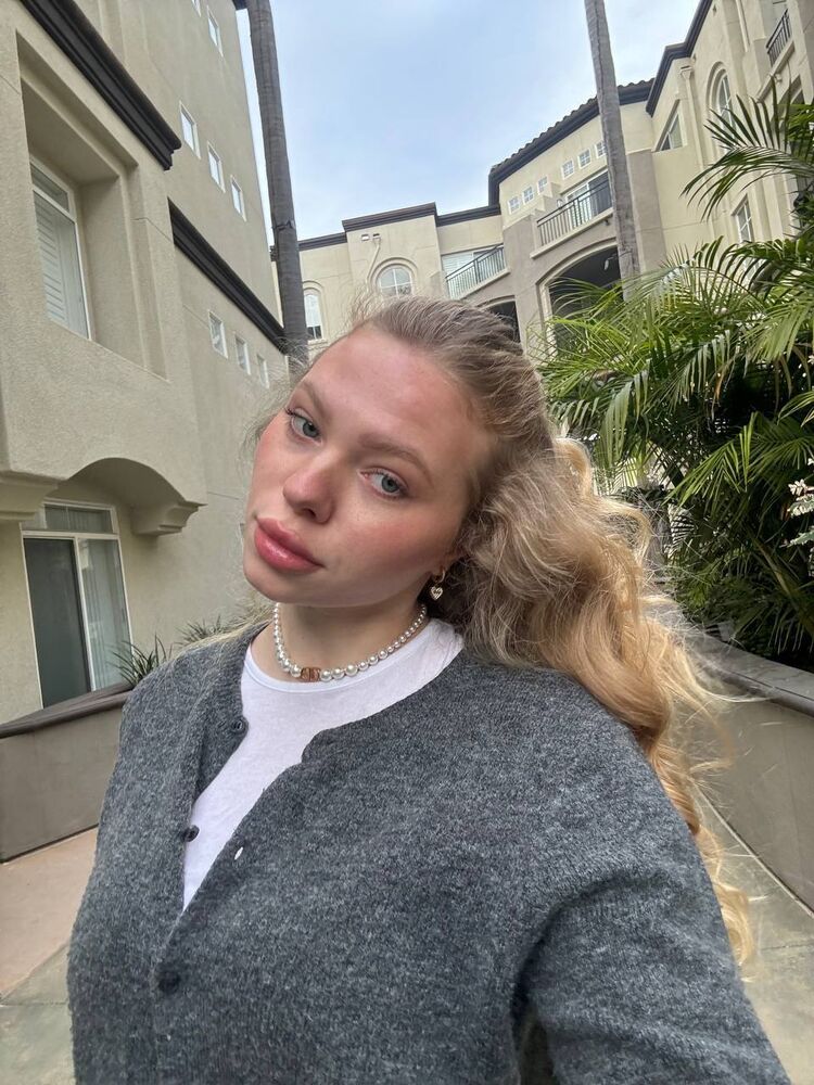  52893724  , 28 ,    Villar Del Arzobispo