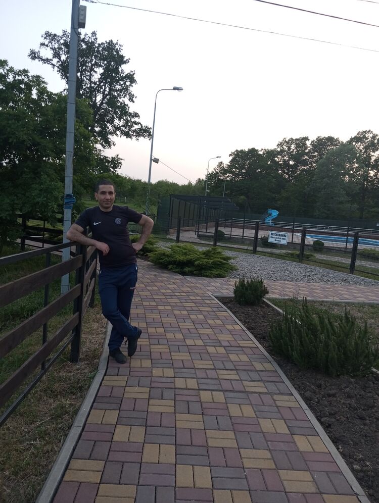  ,   Martin, 37 ,   ,   