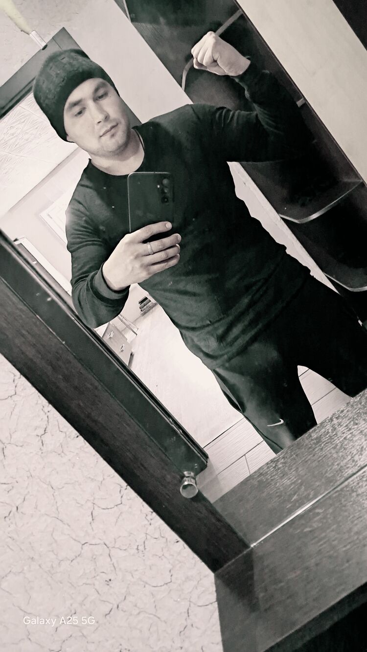  48307224  Alexey, 29 ,    