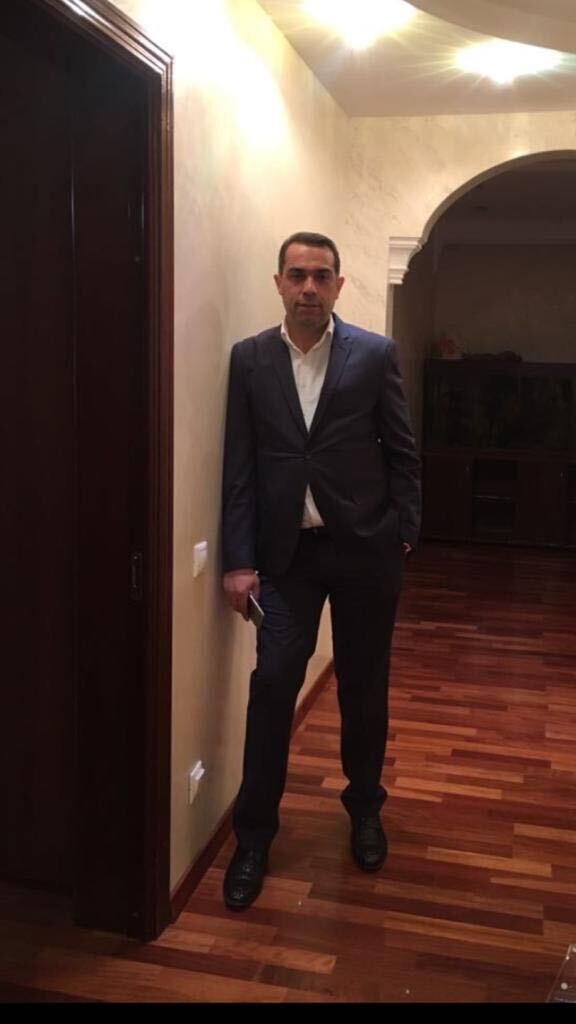 29753864  ALi, 45 ,    