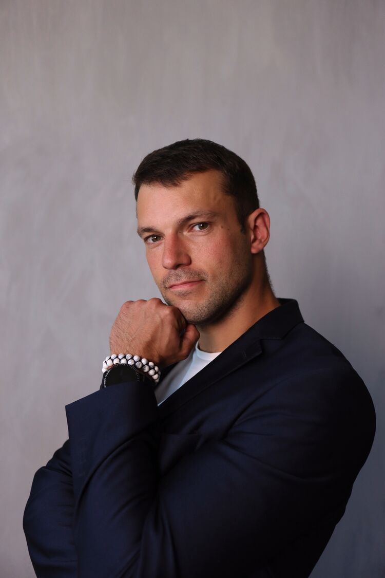  ,   Maxim, 31 ,   ,   