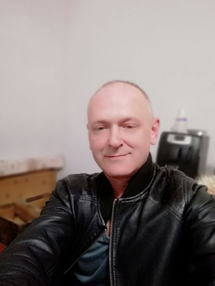  ,   Tarik, 49 ,     , c 