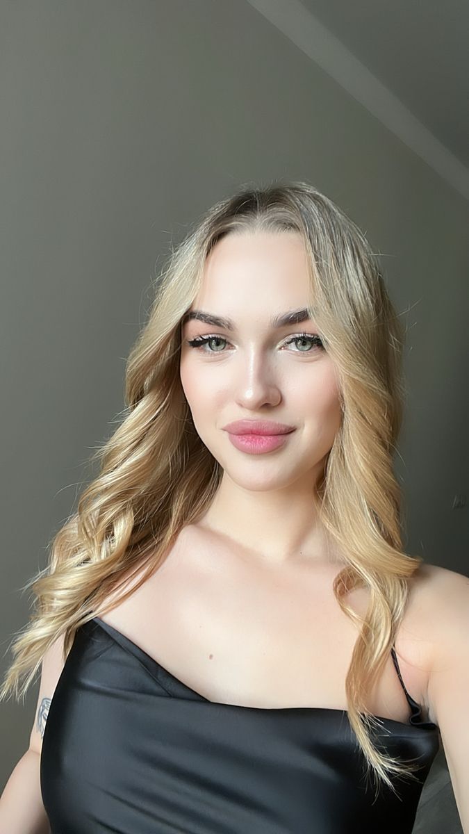  53999604  Evanhelina, 21 ,    