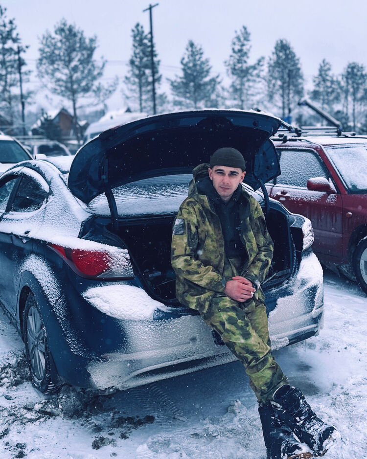  51058834  Mikhail, 23 ,    