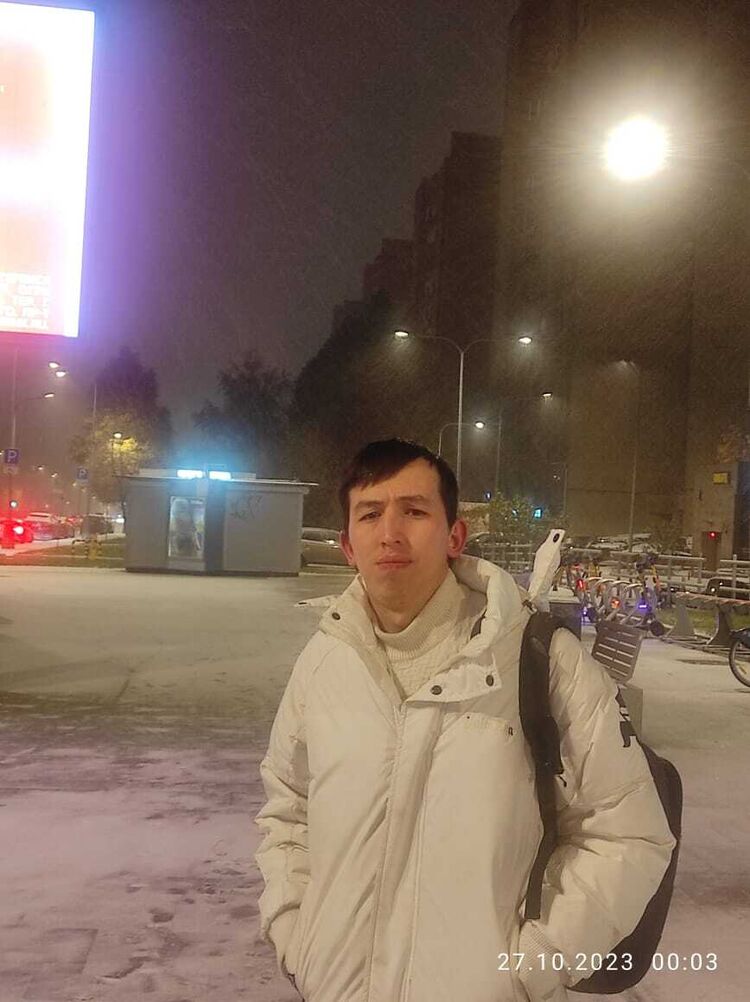  38915274  Rashiid, 27 ,    