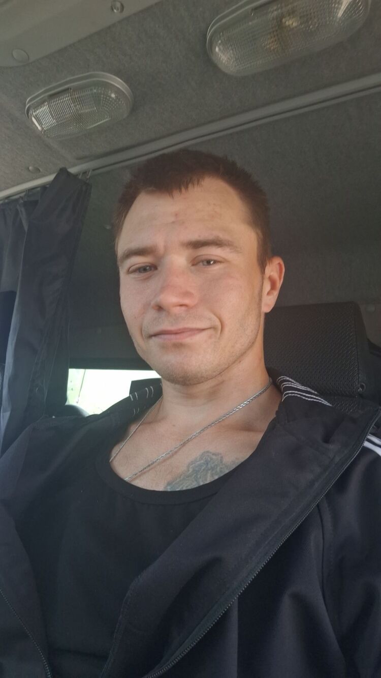  46977884  , 28 ,    