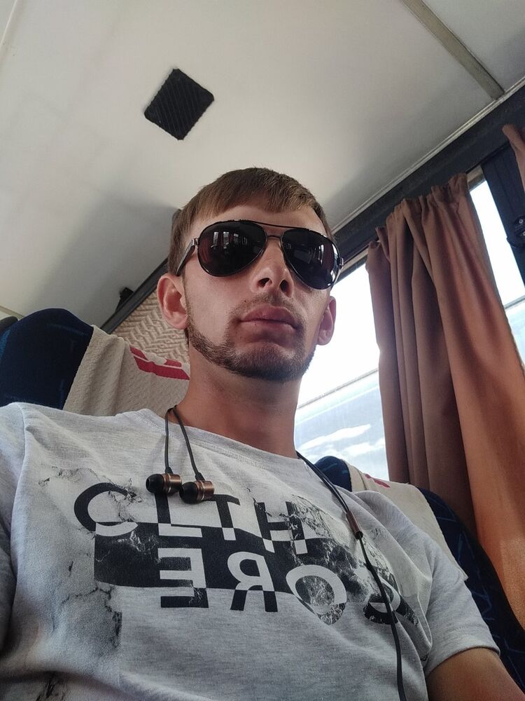  16602654  Basil, 33 ,    