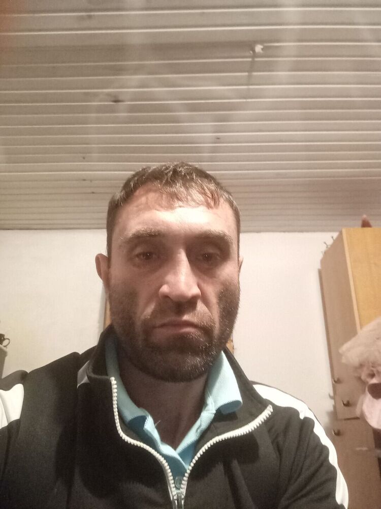  53289304  Marcu, 39 ,    