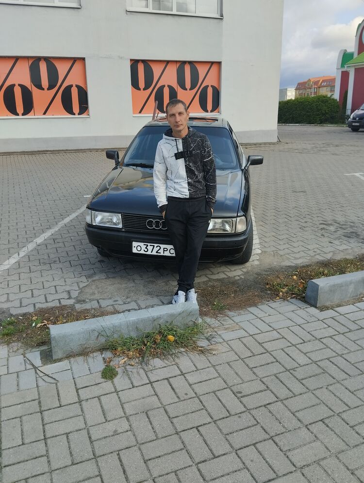  ,   Yury, 37 ,     , c 