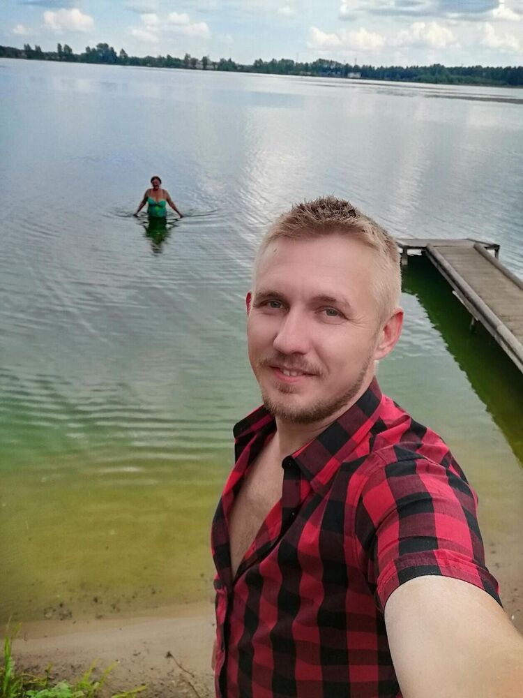  46821564  , 33 ,    