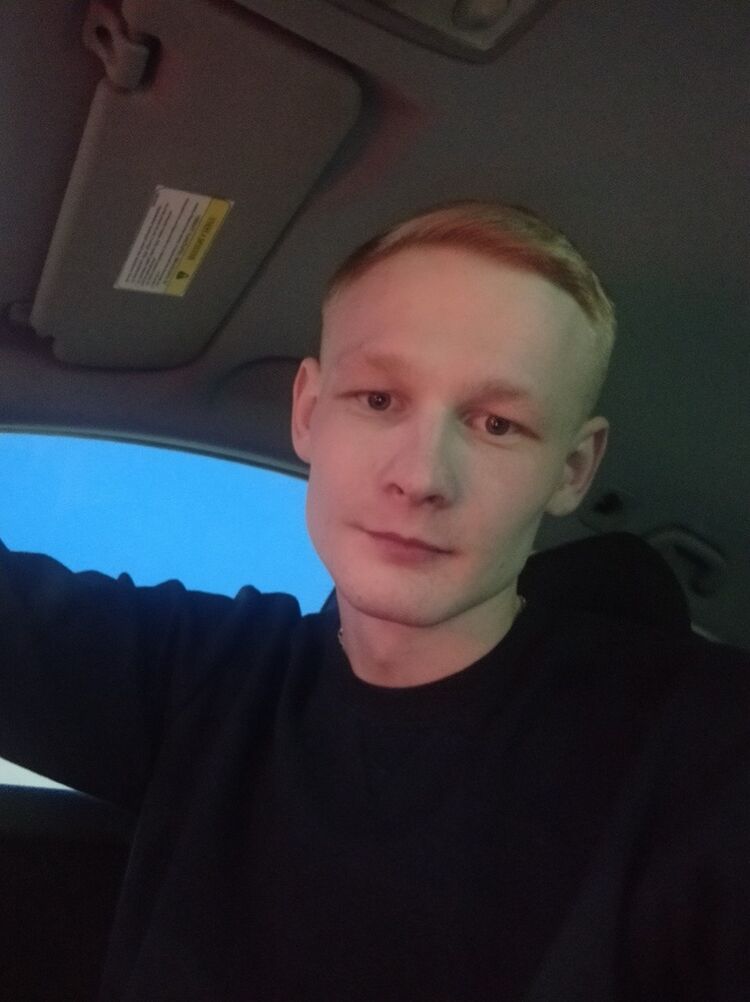  54182324  Kesha, 28 ,    