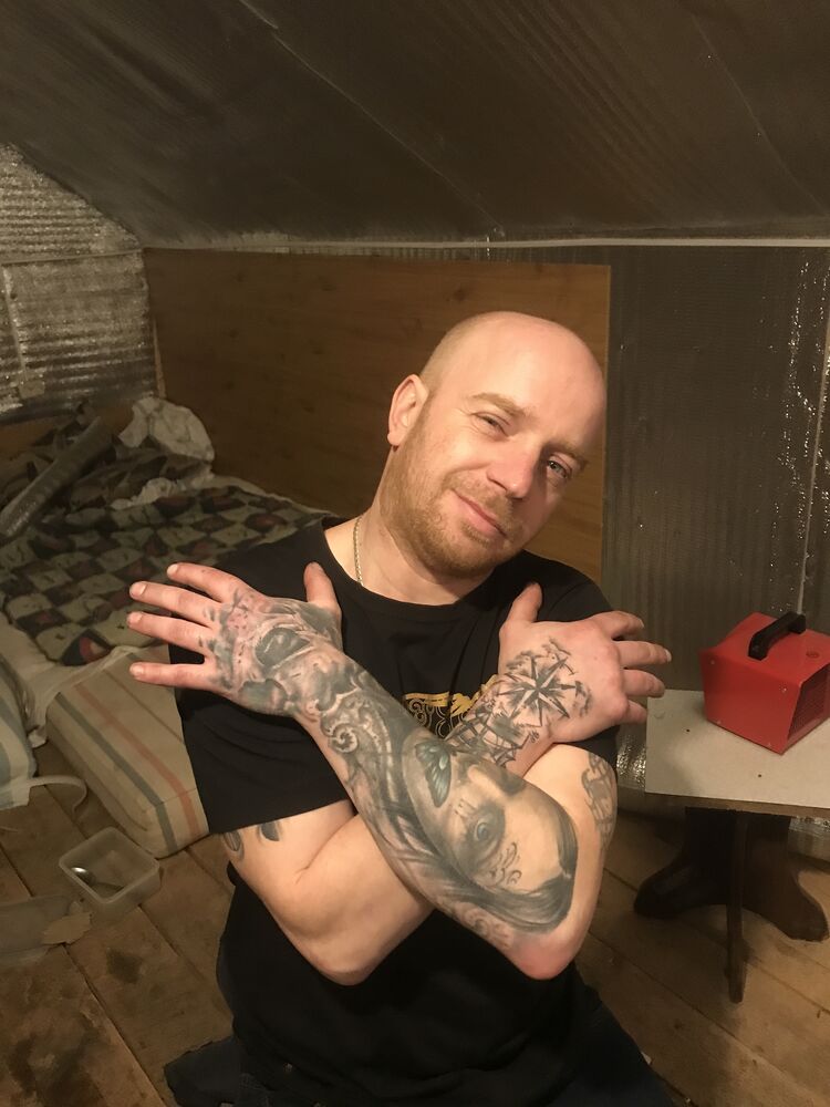  33259204  , 25 ,    