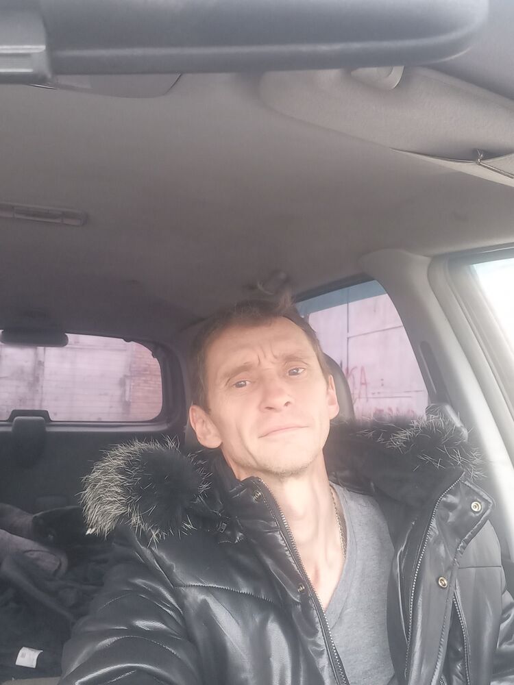  39515004  Mikhail, 48 ,    