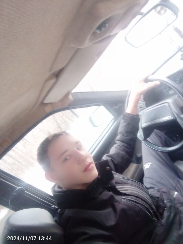 47522954  Daniil, 23 ,     
