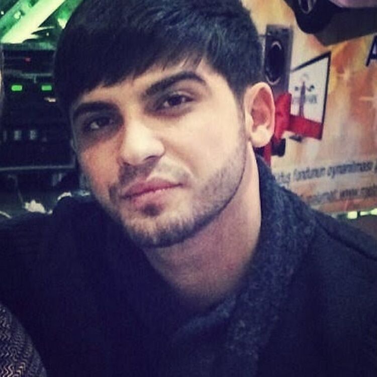  35785374  Robert, 40 ,    -