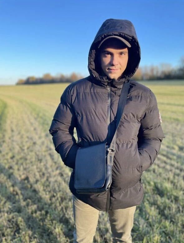  44359634  , 28 ,    -