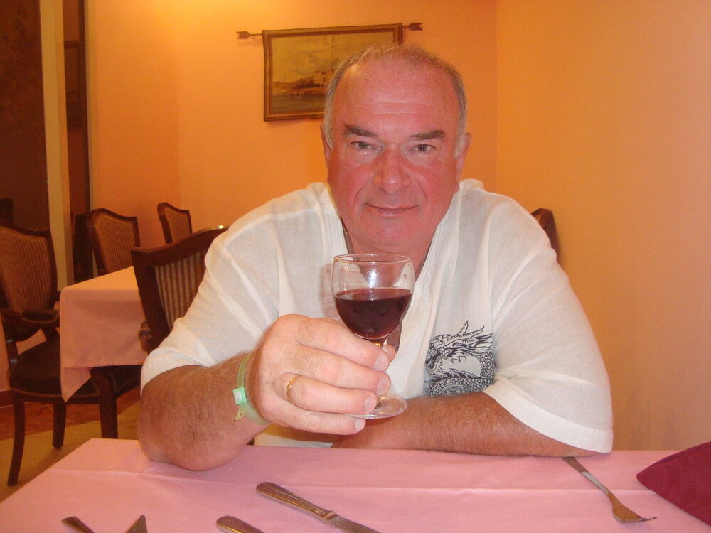  4775404  Yuriy, 76 ,    