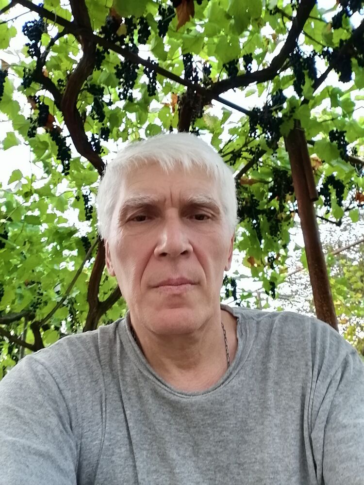  24326644  Koba, 61 ,    
