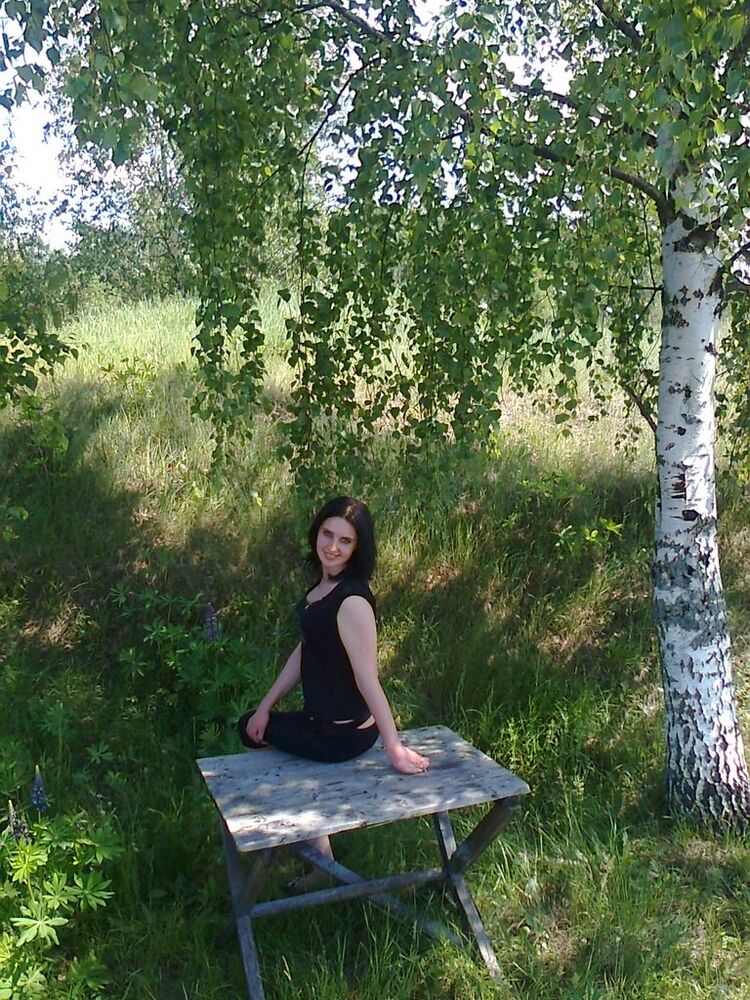  ,   Elena, 32 ,  