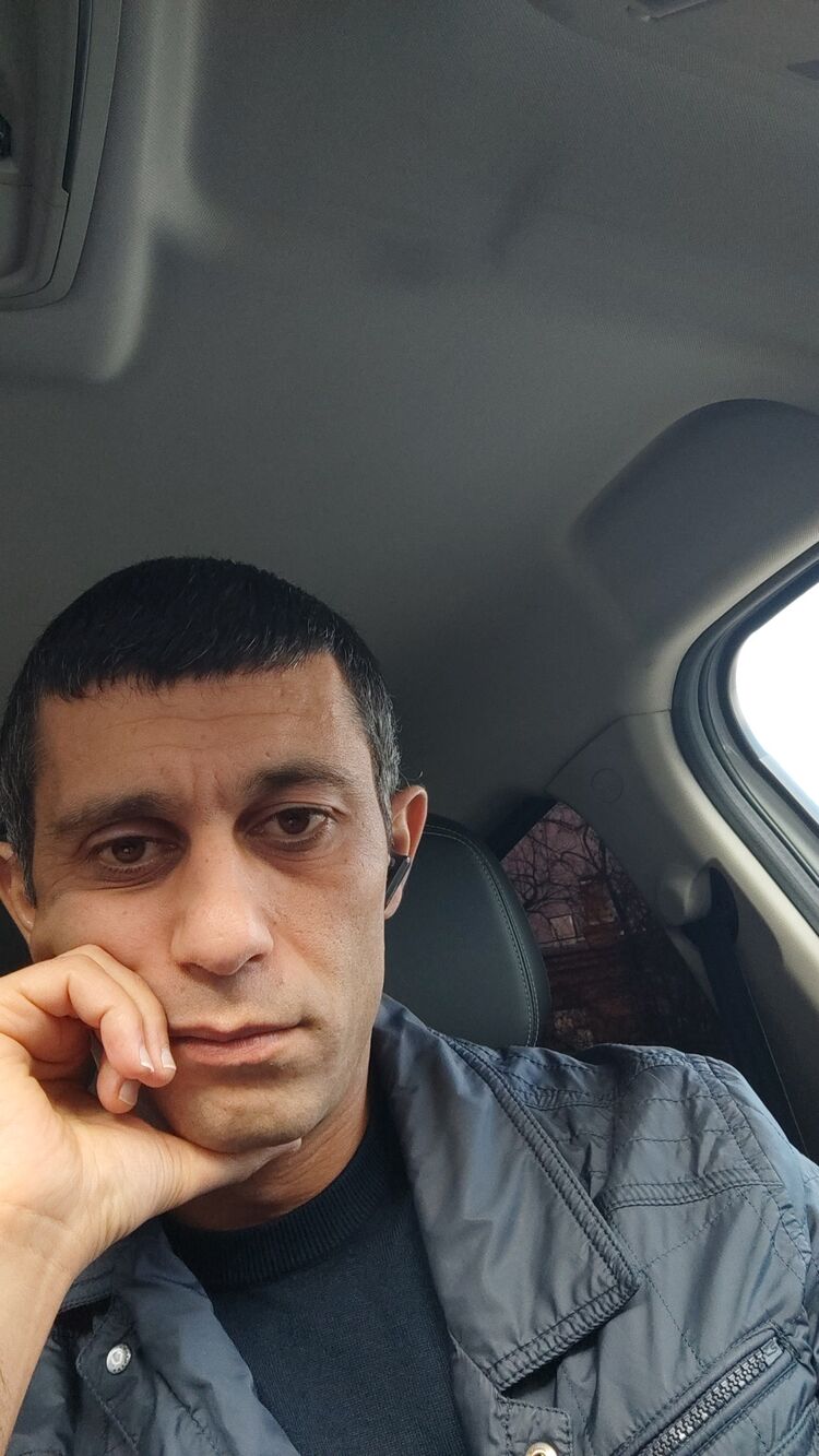  54299074  Artem, 43 ,    