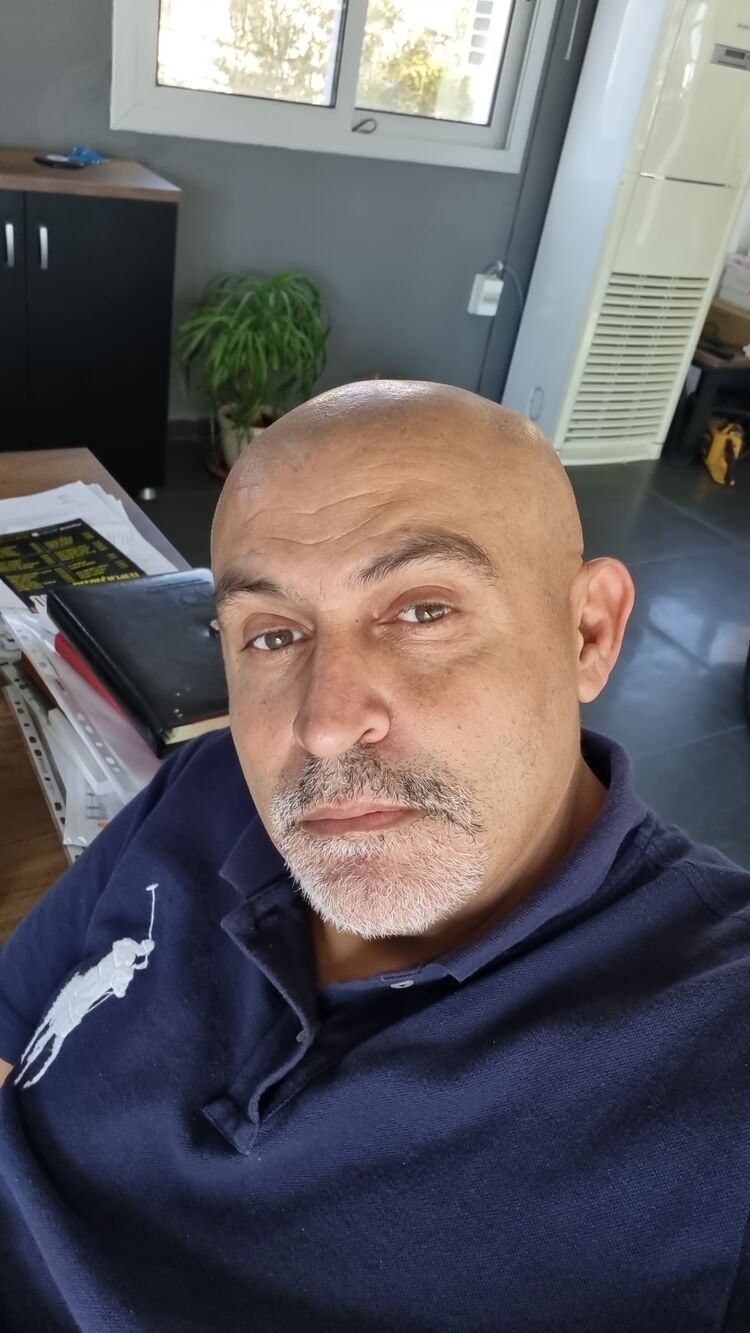  Athienou,   Ali, 53 ,   ,   
