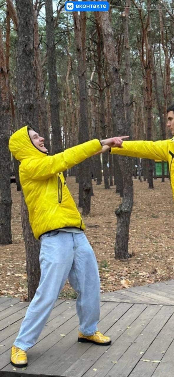  48924494  Tyler, 20 ,    