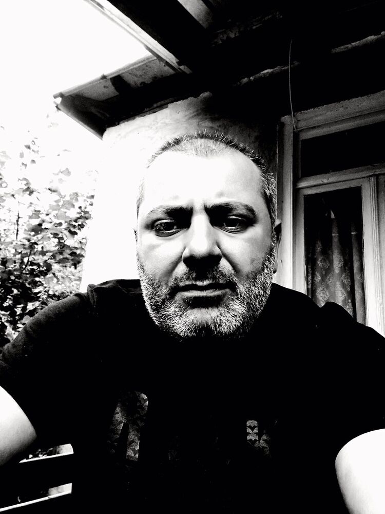  16163814  Levani, 44 ,    