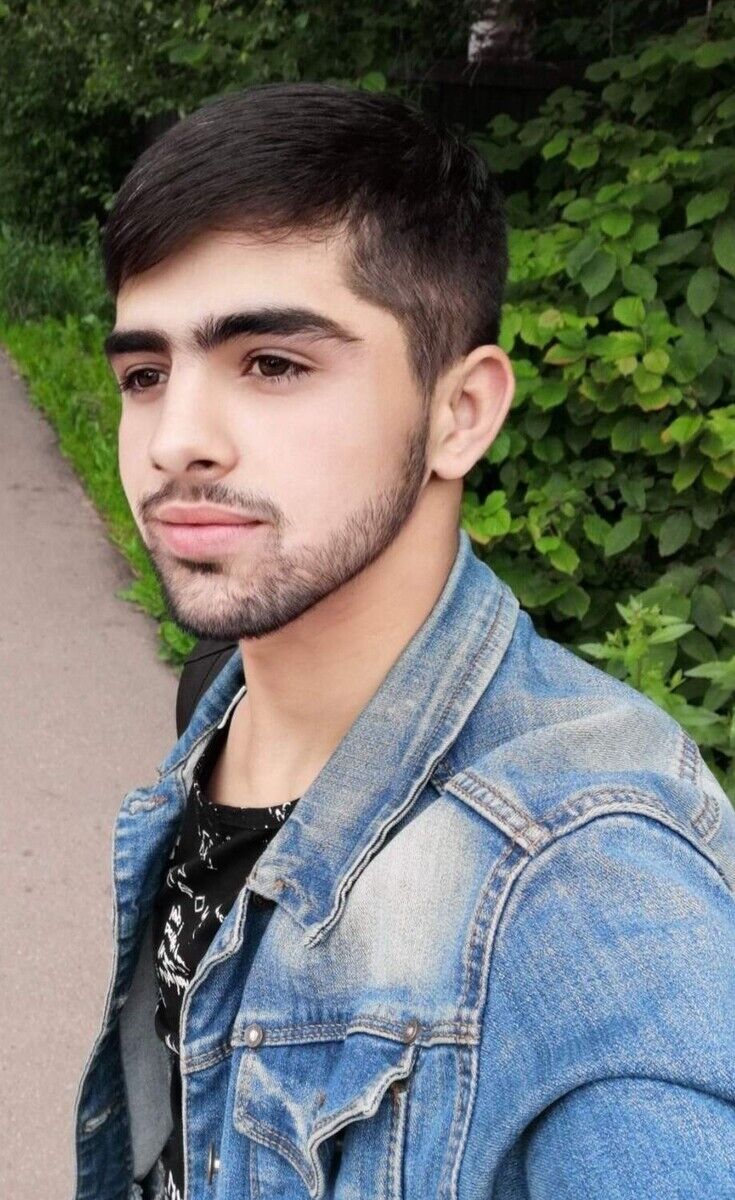  ,   Artur, 30 ,  