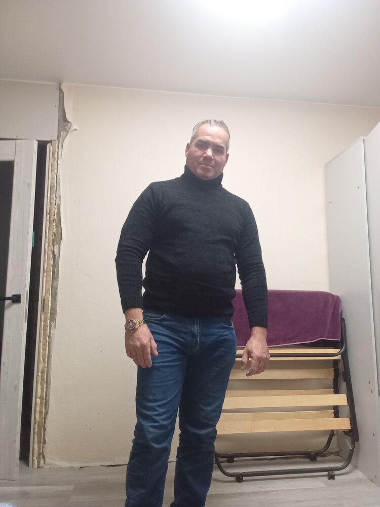  48542794  Sandy, 46 ,    