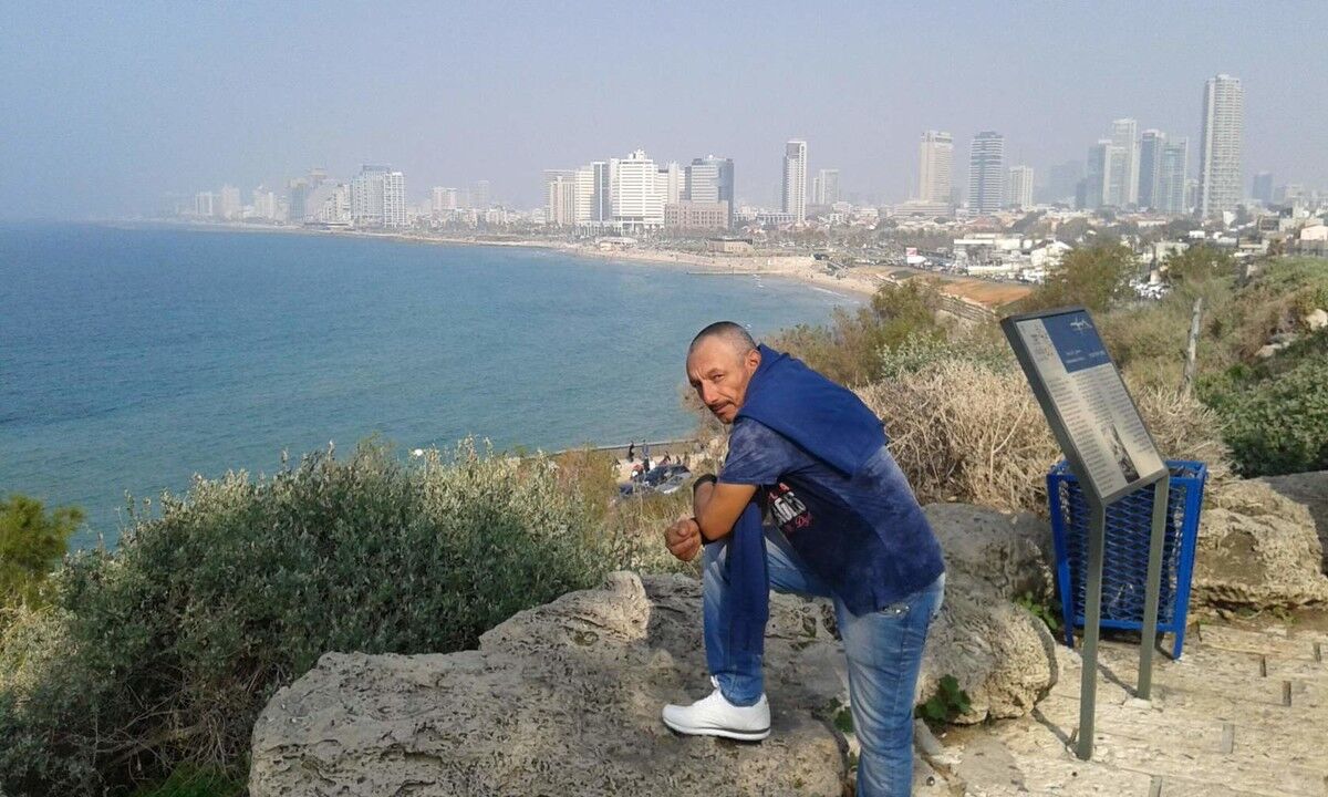  18260794  Hasan, 52 ,    