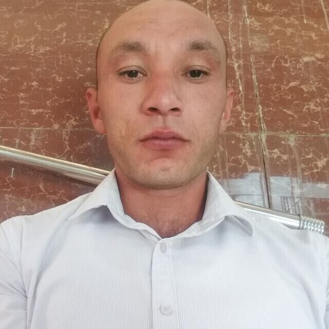  ,   Bobur, 32 ,   ,   